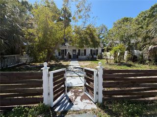 2516 3RD AVENUE S, St Petersburg, FL 33712