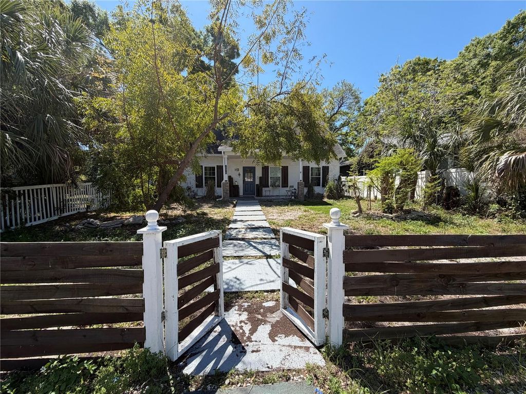 2516 3RD AVENUE S, St Petersburg, FL 33712