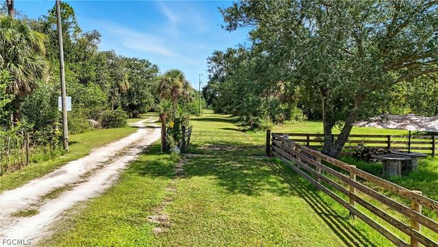 6821 Rich RD, North Fort Myers, FL 33917