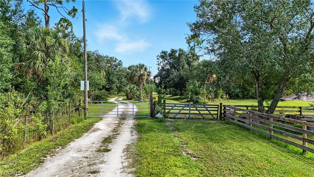 6821 Rich RD, North Fort Myers, FL 33917