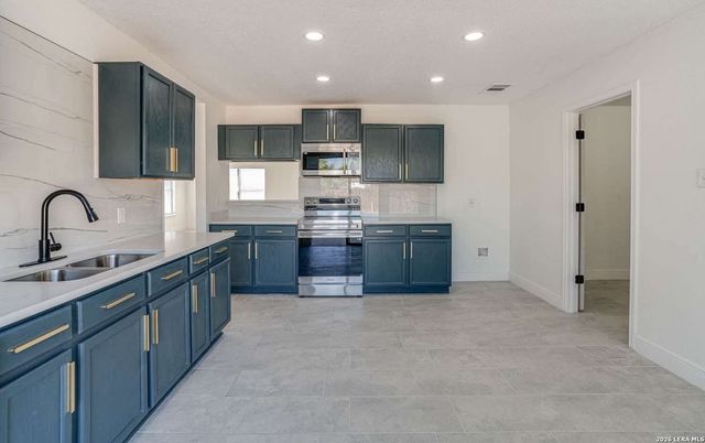 818 Camel Back, New Braunfels, TX 78130