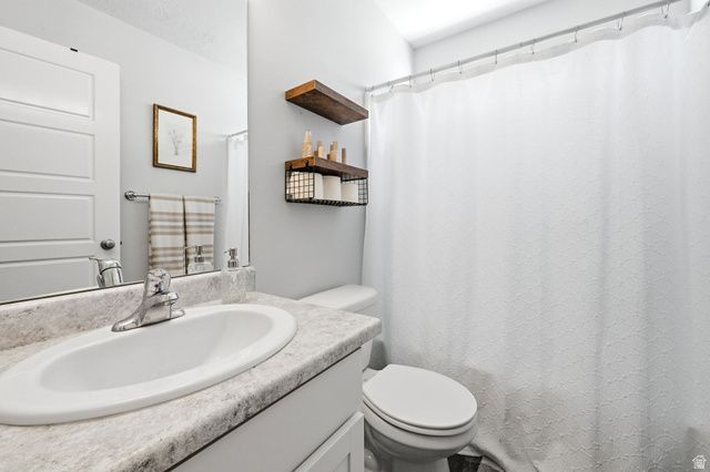 1175 W SILVER HOLLOW RD, Syracuse, UT 84075
