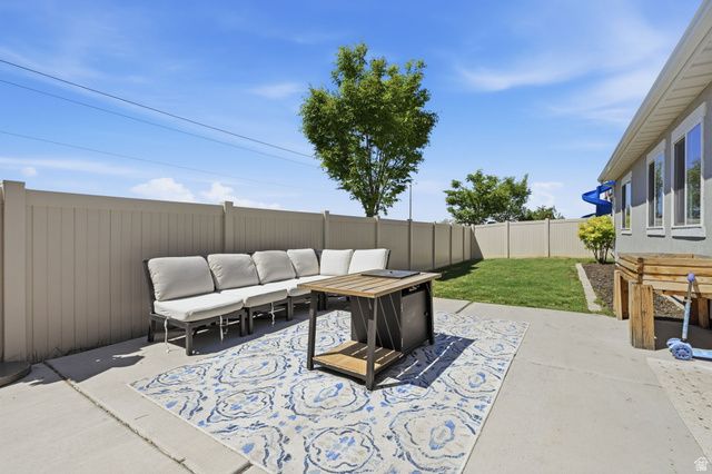 1175 W SILVER HOLLOW RD, Syracuse, UT 84075