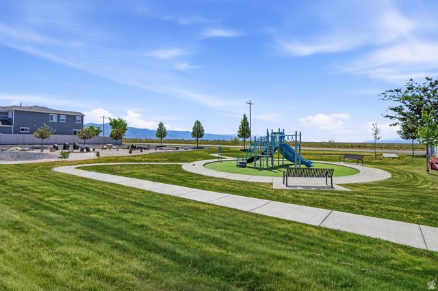 1175 W SILVER HOLLOW RD, Syracuse, UT 84075