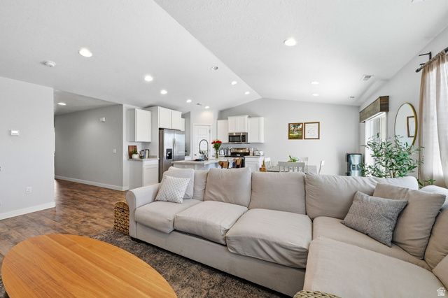 1175 W SILVER HOLLOW RD, Syracuse, UT 84075