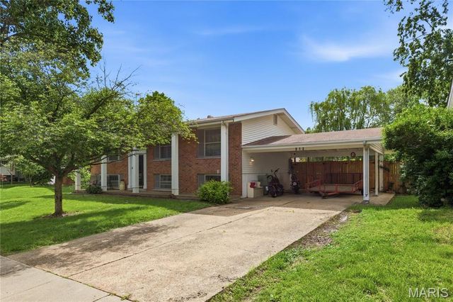 913 Sherwick Terrace, Manchester, MO 63021
