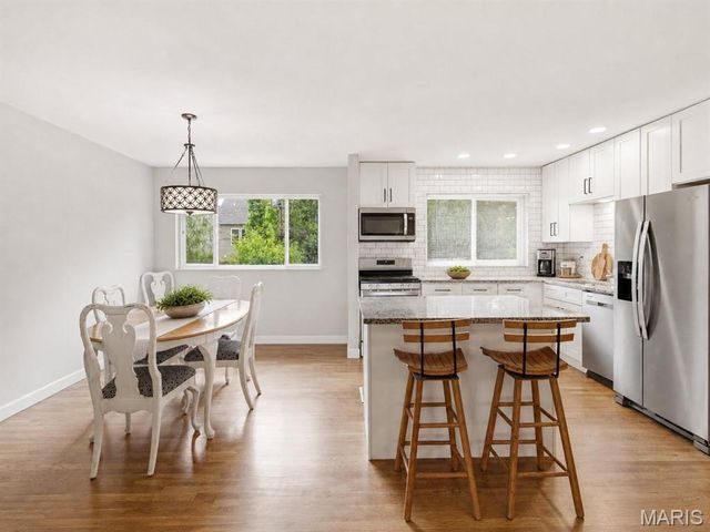 913 Sherwick Terrace, Manchester, MO 63021