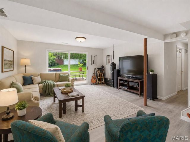 913 Sherwick Terrace, Manchester, MO 63021