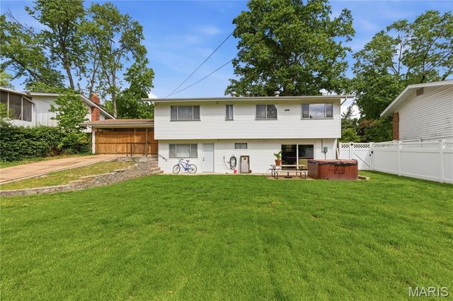 913 Sherwick Terrace, Manchester, MO 63021