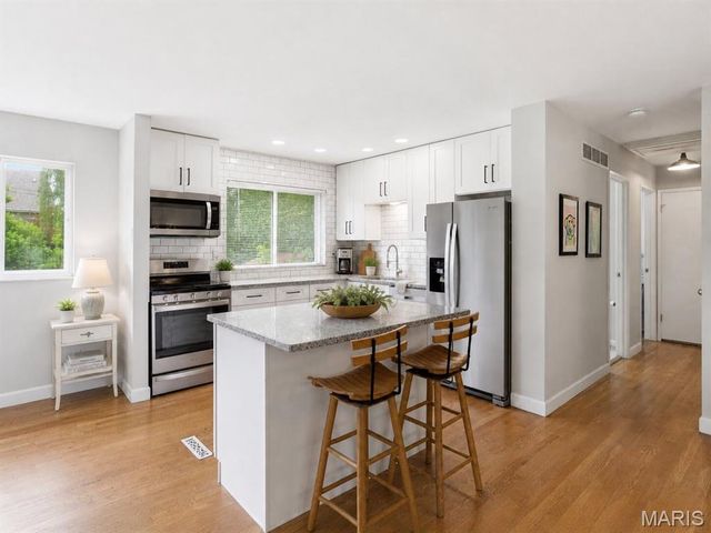 913 Sherwick Terrace, Manchester, MO 63021