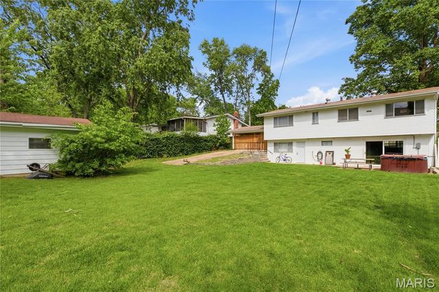 913 Sherwick Terrace, Manchester, MO 63021