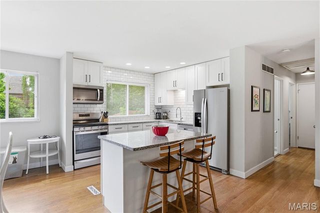 913 Sherwick Terrace, Manchester, MO 63021