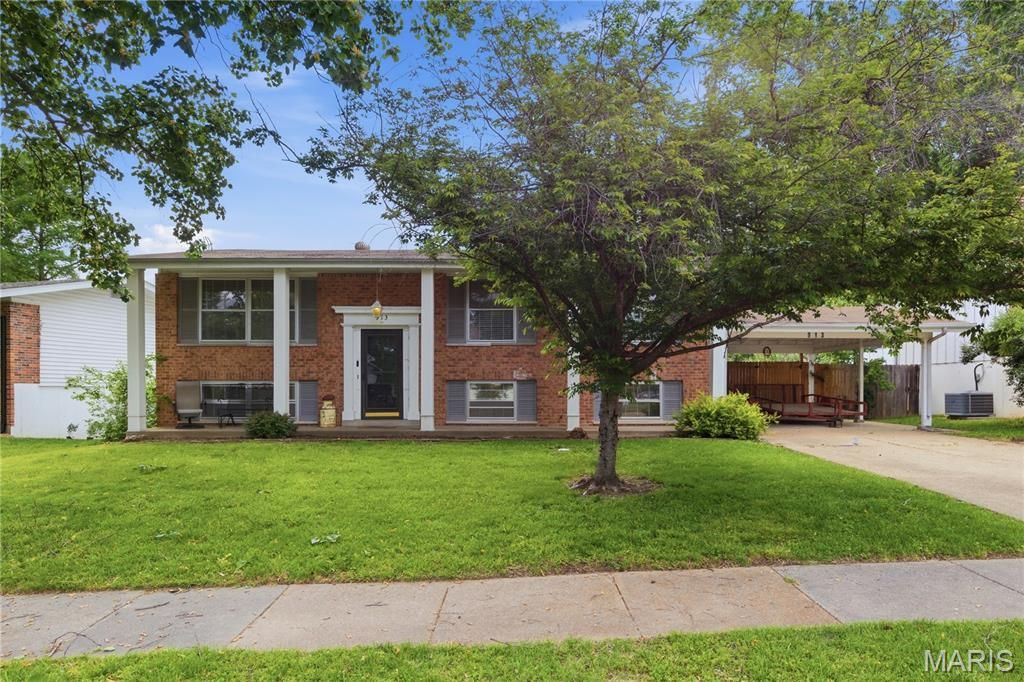 913 Sherwick Terrace, Manchester, MO 63021