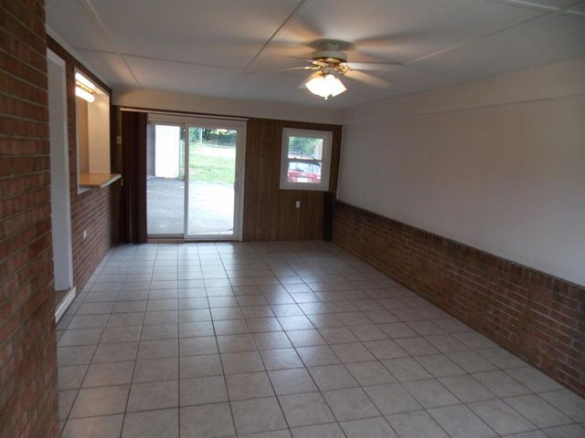 1439 Brushy Mountain DR, Salem, VA 24153