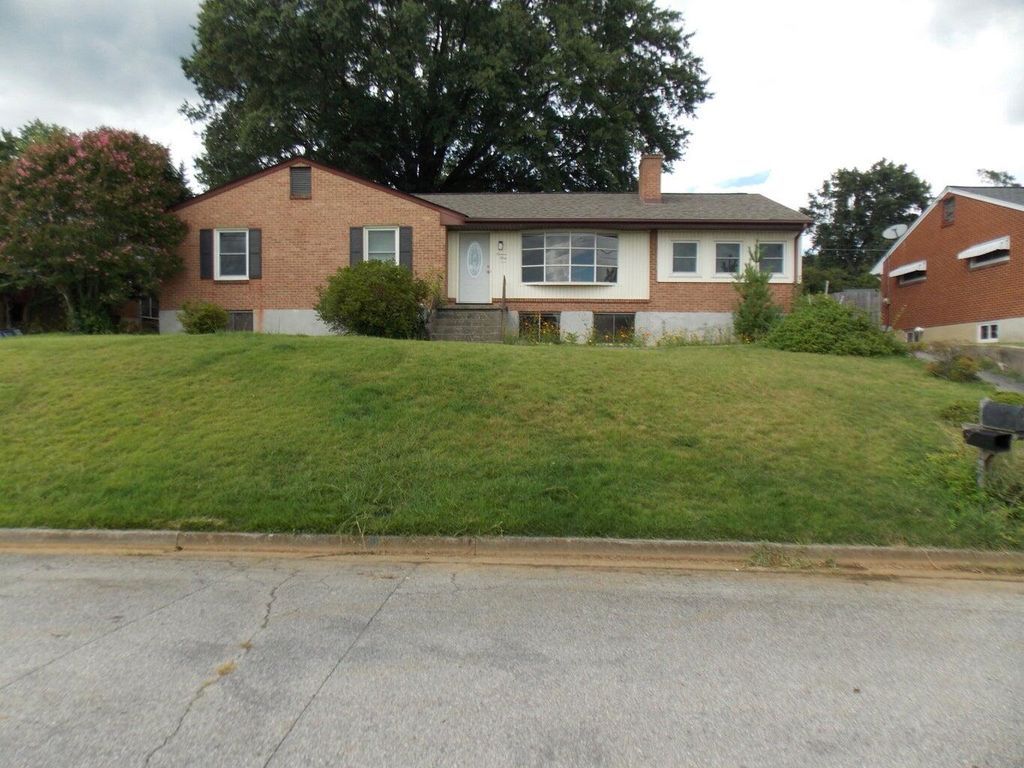 1439 Brushy Mountain DR, Salem, VA 24153