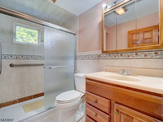 180 Mill Ln, Mountainside Boro, NJ 07092