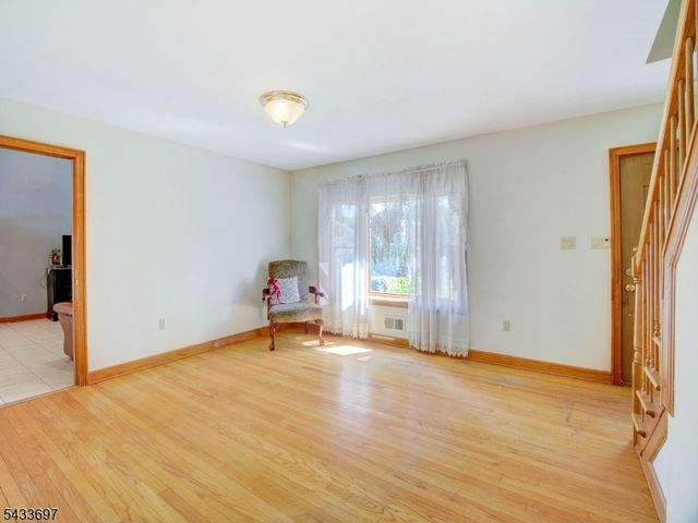 180 Mill Ln, Mountainside Boro, NJ 07092