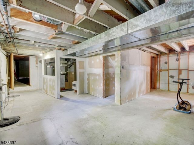 180 Mill Ln, Mountainside Boro, NJ 07092