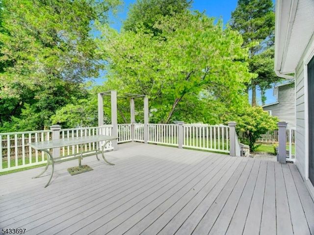 180 Mill Ln, Mountainside Boro, NJ 07092