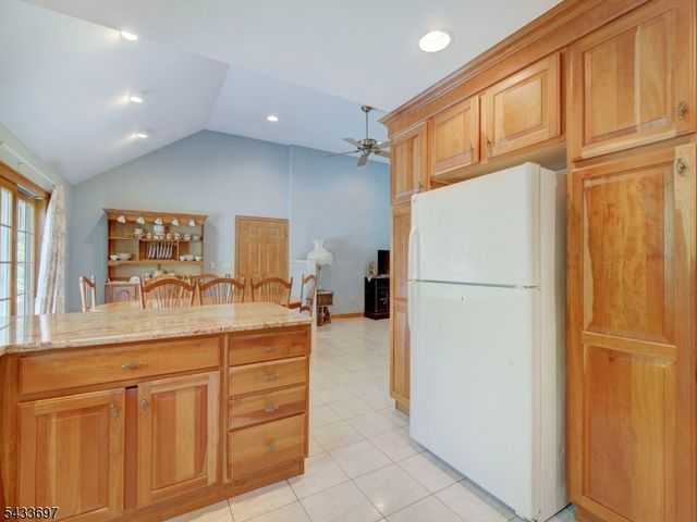 180 Mill Ln, Mountainside Boro, NJ 07092