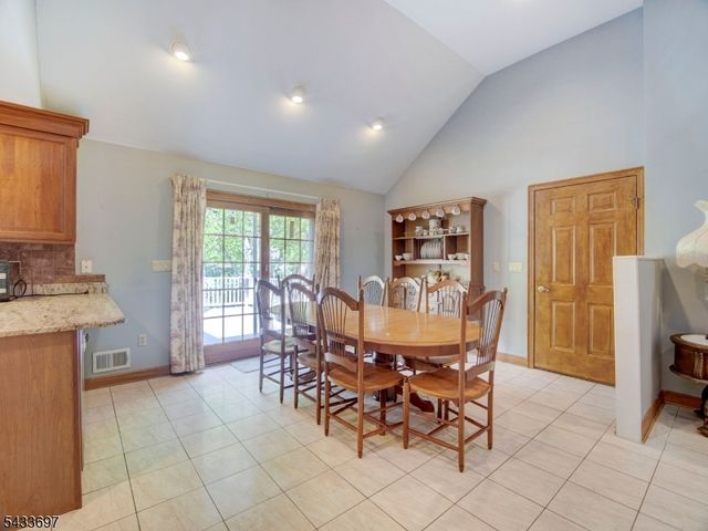 180 Mill Ln, Mountainside Boro, NJ 07092