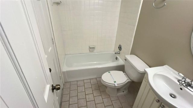 3884 Hunting Ridge Drive SW, Lilburn, GA 30047