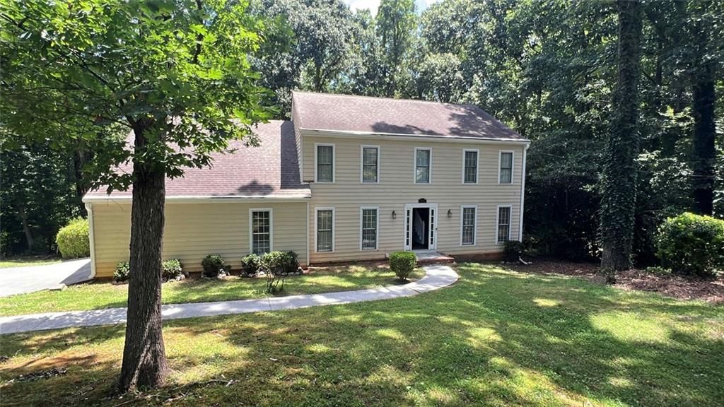 3884 Hunting Ridge Drive SW, Lilburn, GA 30047