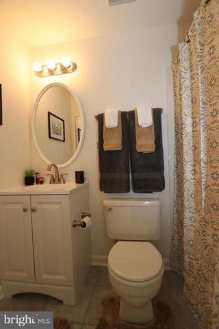 9041 WHITE ROSE LN, Fairfax, VA 22031