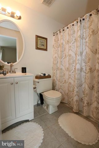 9041 WHITE ROSE LN, Fairfax, VA 22031