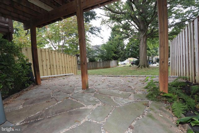 9041 WHITE ROSE LN, Fairfax, VA 22031