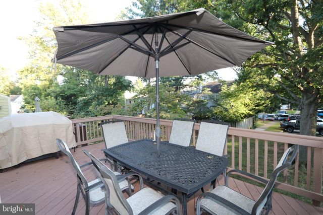 9041 WHITE ROSE LN, Fairfax, VA 22031