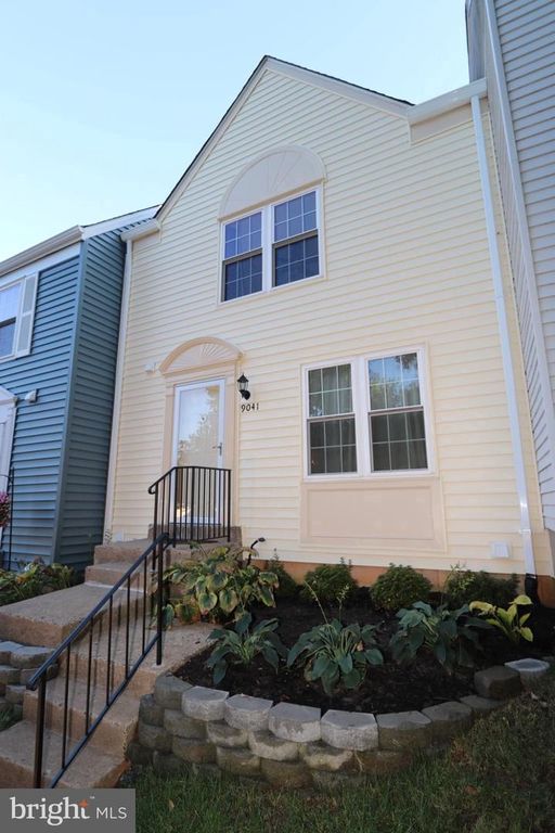 9041 WHITE ROSE LN, Fairfax, VA 22031