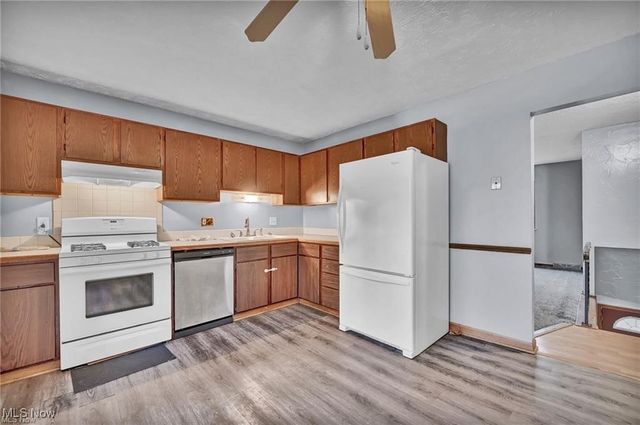 4298 S Main Street, Akron, OH 44319