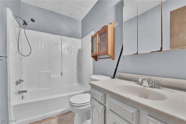 4298 S Main Street, Akron, OH 44319