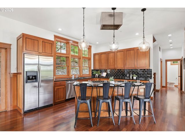 1829 FAIRMOUNT Blvd, Eugene, OR 97403