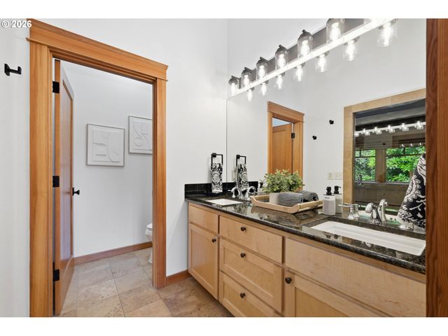1829 FAIRMOUNT Blvd, Eugene, OR 97403