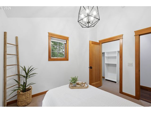 1829 FAIRMOUNT Blvd, Eugene, OR 97403