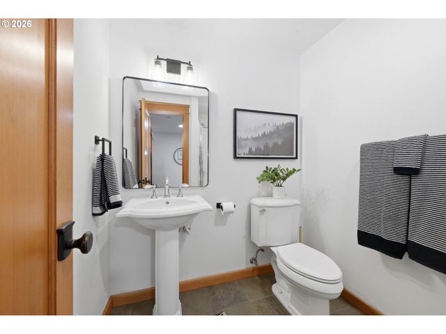 1829 FAIRMOUNT Blvd, Eugene, OR 97403