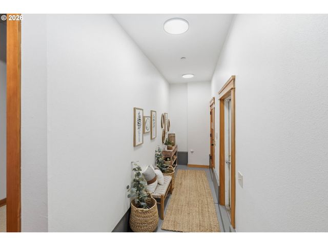 1829 FAIRMOUNT Blvd, Eugene, OR 97403