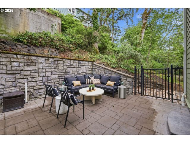 1829 FAIRMOUNT Blvd, Eugene, OR 97403
