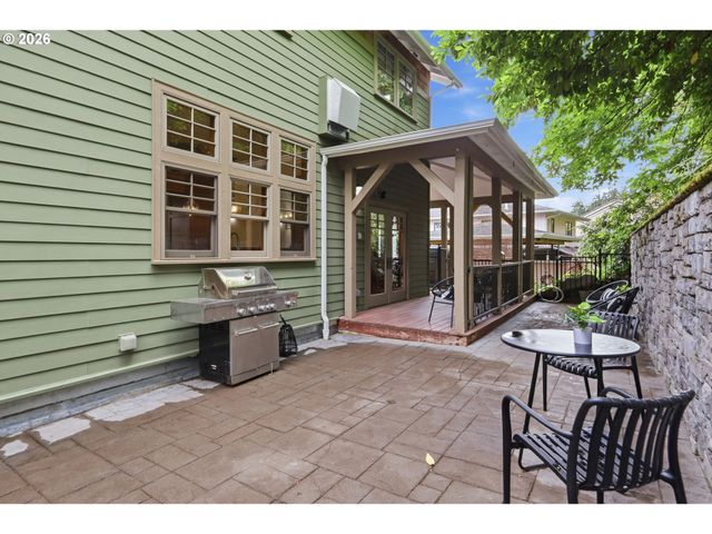 1829 FAIRMOUNT Blvd, Eugene, OR 97403