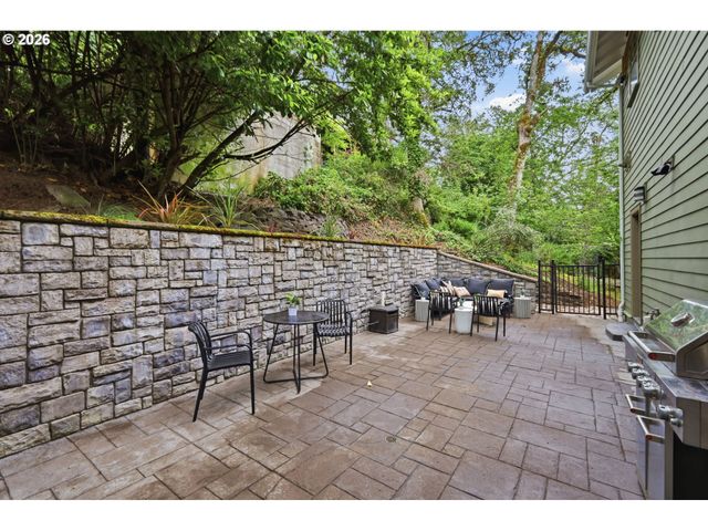 1829 FAIRMOUNT Blvd, Eugene, OR 97403
