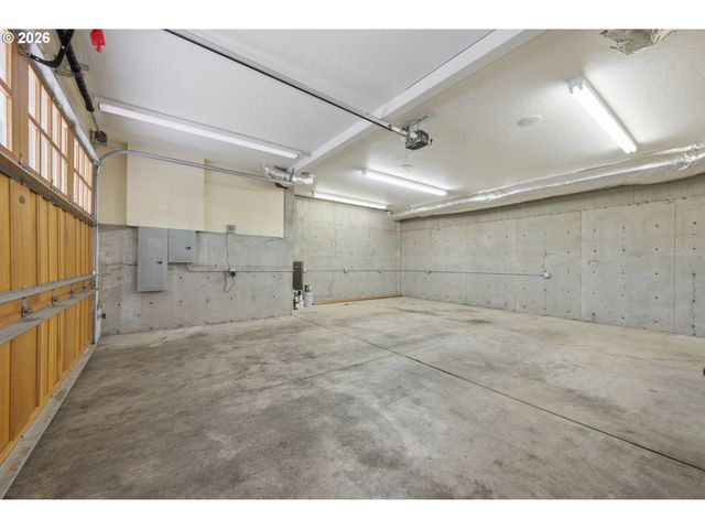 1829 FAIRMOUNT Blvd, Eugene, OR 97403