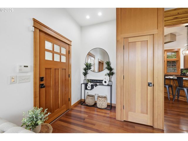 1829 FAIRMOUNT Blvd, Eugene, OR 97403