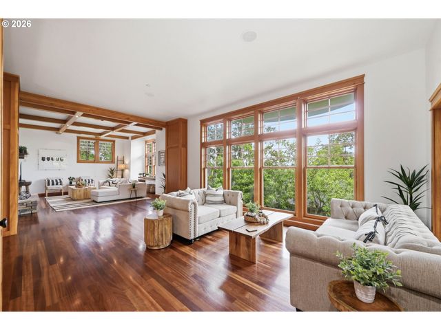1829 FAIRMOUNT Blvd, Eugene, OR 97403