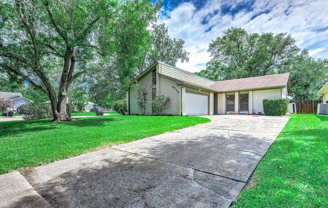 2702 Dove Tree Drive, Alvin, TX 77511