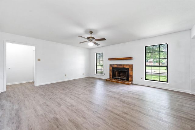 2702 Dove Tree Drive, Alvin, TX 77511