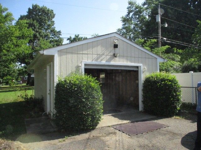 218 Glenn Ave, Gallatin, TN 37066