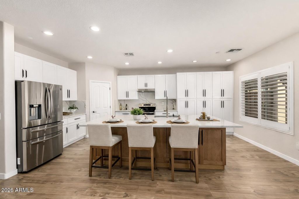 Image 1 of property listing at 15998 W BECKER Lane, Surprise, AZ 85379