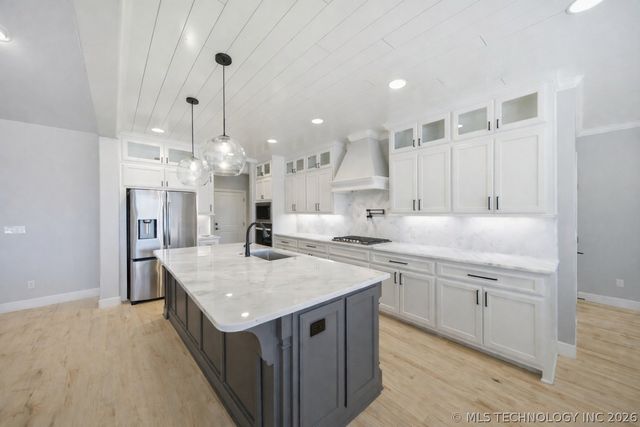 5812 E 128th Street S, Tulsa, OK 74008